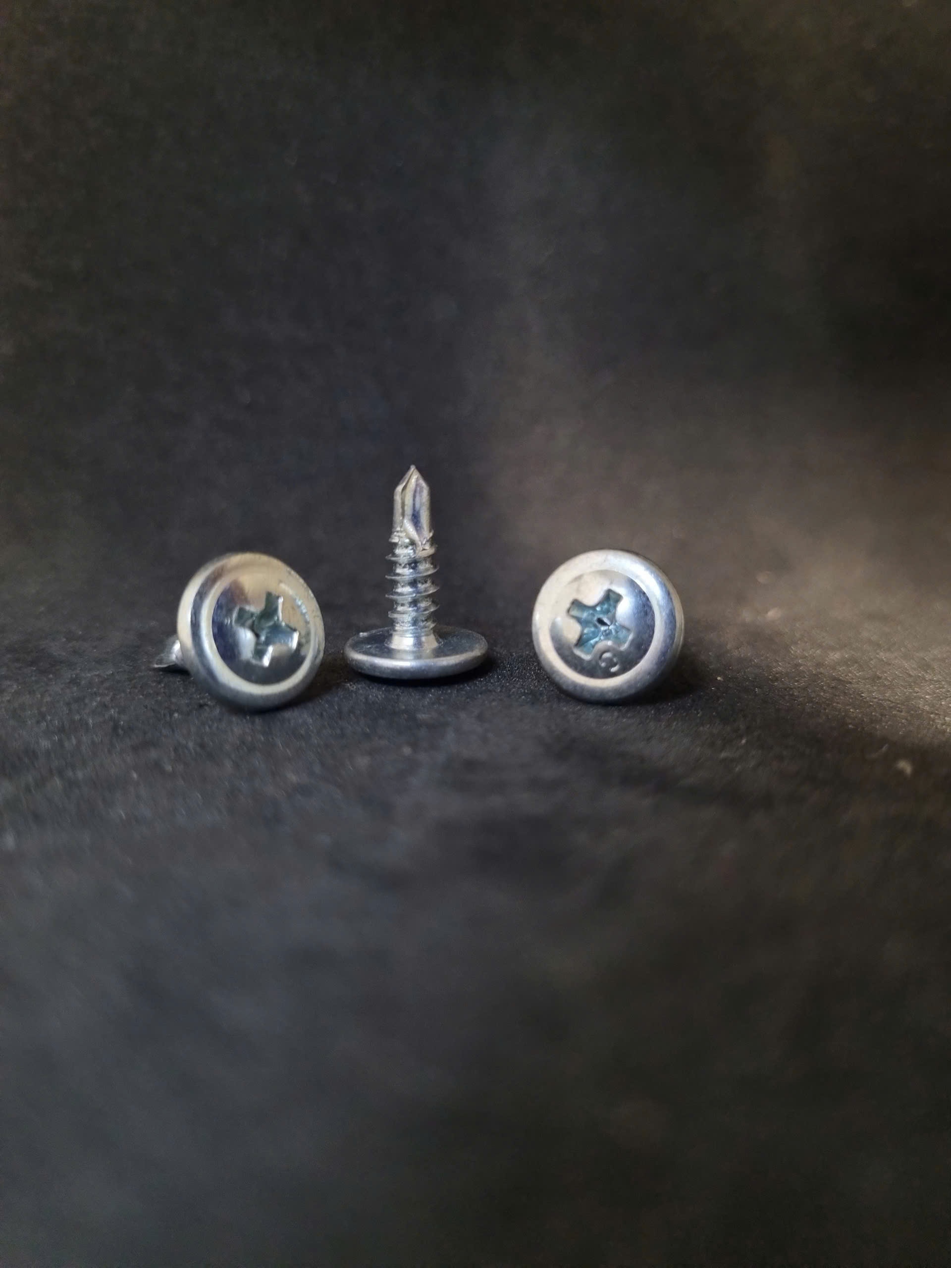 Vít đầu dù tự khoan SE 13–50mm – Giá sỉ, giao nhanh | Shinka Material